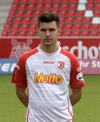 Porträttermin 2016 2017, GER, Deutschland, Continental Arena, Regensburg, 3.Liga, Liga 3, Herren, Fußball, Fussball, Saison 2016 2017, SSV Jahn Regensburg, SSV Jahn 2000, Portrait, Porträt, Vorstellung, Präsentation, Pressetermin, Einzelbild, PATRIK DZALTO