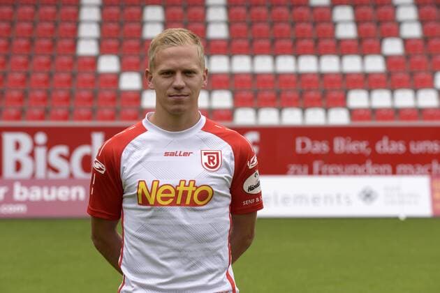 Porträttermin 2016 2017, GER, Deutschland, Continental Arena, Regensburg, 3.Liga, Liga 3, Herren, Fußball, Fussball, Saison 2016 2017, SSV Jahn Regensburg, SSV Jahn 2000, Portrait, Porträt, Vorstellung, Präsentation, Pressetermin, Einzelbild, ALEXANDER NANDZIK