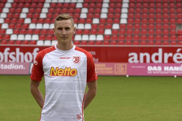 Porträttermin 2016 2017, GER, Deutschland, Continental Arena, Regensburg, 3.Liga, Liga 3, Herren, Fußball, Fussball, Saison 2016 2017, SSV Jahn Regensburg, SSV Jahn 2000, Portrait, Porträt, Vorstellung, Präsentation, Pressetermin, Einzelbild, MARC LAIS