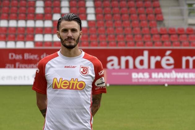 Porträttermin 2016 2017, GER, Deutschland, Continental Arena, Regensburg, 3.Liga, Liga 3, Herren, Fußball, Fussball, Saison 2016 2017, SSV Jahn Regensburg, SSV Jahn 2000, Portrait, Porträt, Vorstellung, Präsentation, Pressetermin, Einzelbild, ANDRE LUGE
