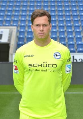 22.07.2016, Fussball, 2. LIGA, Saison 2016 2017, SCHÜCO-ARENA, BIELEFELD Fußball, GER, 2.BL, Portraittermin 2016 2017, Arminia Bielefeld Daniel Davari (Arminia Bielefeld), Aktion, Einzelbild, Hoch, Portrait