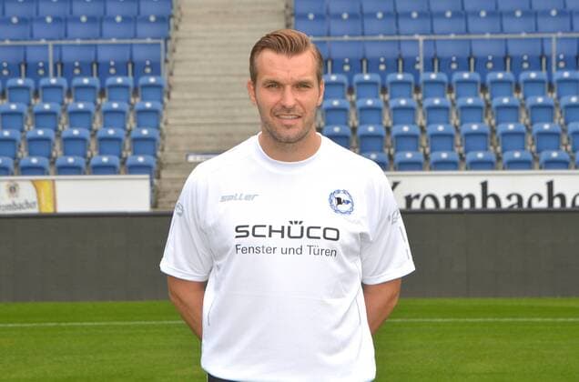 22.07.2016, Fussball, 2. LIGA, Saison 2016 2017, SCHÜCO-ARENA, BIELEFELD Fußball, GER, 2.BL, Portraittermin 2016 2017, Arminia Bielefeld Carsten Rump (Co-Trainer Arminia Bielefeld und Trainer Arminia Bielefeld U-19), Aktion, Einzelbild, Quer, Portrait