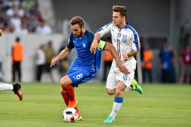 GER, UEFA U19 2016, Finale, Frankreich (FRA) vs Italien (ITA) 24.07.2016, Rhein-Neckar-Arena, Sinsheim, GER, UEFA U19 EURO 2016, Finale, France (FRA) vs Italy (ITA), picture shows im Bild: Lucas Tousart ( 8, Frankreich France (FRA)) gegen Simone Minelli ( 10, Italien Italy (ITA) Foto © nordphoto Fabisch nordphotox xFabisch