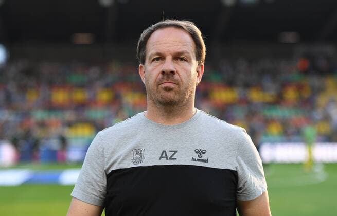 Alexander Zorniger (Trainer Bröndby(, vor dem Spiel nachdenklich Hertha BSC Berlin - Bröndby IF Europa League, Qualifikation, 3. Runde, Fußball, Fussball, soccer, Herren, Männer, Maenner, Deutschland, Germany, Ergebnis Berlin, 28.7.2016, Friedrich-Ludwig-Jahn-Stadion