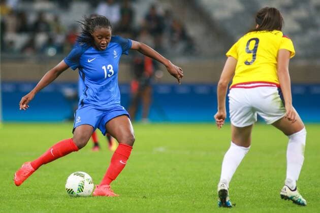 Rio 2016, Fußball, Damen, Frankreich - Kolumbien Olympics 2016 Football BH BELO HORIZONTE, MG - 03.08.2016: OLYMPICS 2016 FOOTBALL BH - Kadidiatou Diani, France, is marked by Orianica Velasquez, Colombia, during the match between France (FRA) x Colombia (COL), the Football Group G Olympic Women, the Olympics 2016 held in Mineirao Stadium in the host city Belo Horizonte, MG. (Photo: Dudu Macedo Fotoarena) x1170172x DuduxMacedo