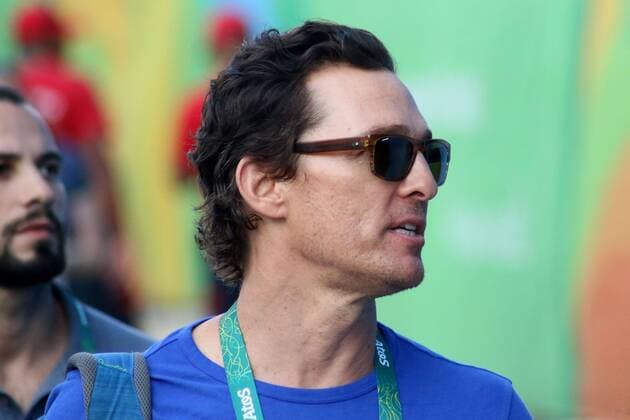 Rio 2016, Matthew McConaughey und Freundin Camila Alves beim Beachvolleyball Beachvolleyball; Olympische Spiele, 09.08.2016, Prominete Rio2016, Prominente, Olympische Spiele, 09.08.2016, Beach-Volleyball, Rio de Janeiro, Bild1: Schauspieler Matthew McConaughey, Nahaufnahme USA, Hollywood xnkx