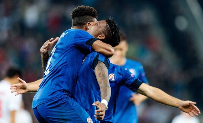 24.08.2016, Red Bull Arena, Salzburg, AUT, UEFA CL, FC Red Bull Salzburg vs Dinamo Zagreb, Play off, Rueckspiel, im Bild Torjubel Zagreb, 1:2, El Arabi Hilal Soudani (GNK Dinamo Zagreb) Goal Celebration Zagreb, 1:2, El Arabi Hilal Soudani (GNK Dinamo Zagreb) during the UEFA Championsleague Play off 2nd Leg Match between FC Red Bull Salzburg and Dinamo Zagreb at the Red Bull Arena in Salzburg, Austria on 2016 08 24. Salzburg EX_JFK