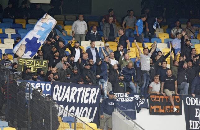 Fußball, CL, Dynamo Kiew - SSC Neapel September 13, 2016 - Kiev, Ukraine - Napoli fans react during the UEFA Champions League,group B, football match between Dynamo Kyiv and SSC Napoli,at the Olimpiyskiy stadium,in Kiev, Ukraine, 13 September,2016. FC Dynamo Kyiv v SSC Napoli - UEFA Champions League - ZUMAn230