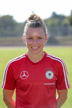 Linda Dallmann (DFB, 7), Porträt, Portrait, Neuling, Debüt, Debütantin, neue Nationalspielerin, Fussball, Frauen, Porträtfotos und Teamfoto der DFB-Frauen, xozx