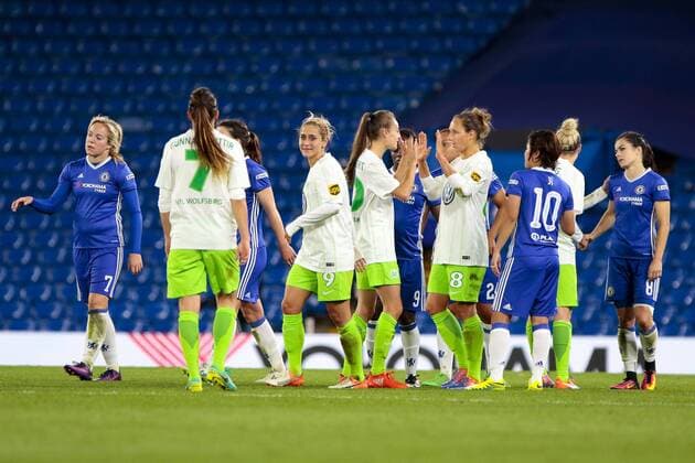 Sara Björk Gunnarsdottir (Wolfsburg, 7), Anna Blässe (Wolfsburg, 9), Tessa Wullaert (Wolfsburg, 10), Babett Peter (Wolfsburg, 8) Jubel nach Spielende, Freude über den Sieg, Erfolg, success; Chelsea enttäuscht schauend, Enttäuschung, Frustration, disappointed, pessimistisch, Fussball, UEFA Women s Champions League, Chelsea Ladies FC - VfL Wolfsburg, xtgx