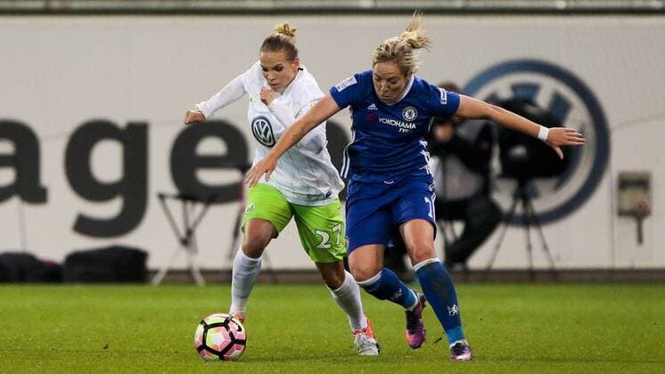 vl Isabel Kerschowski (Wolfsburg, 27), Gemma Davison (Chelsea, 7) Zweikampf, Duell, duel, tackle, Dynamik, Action, Aktion, Fussball, UEFA Women s Champions League, VfL Wolfsburg - Chelsea Ladies FC, xtgx