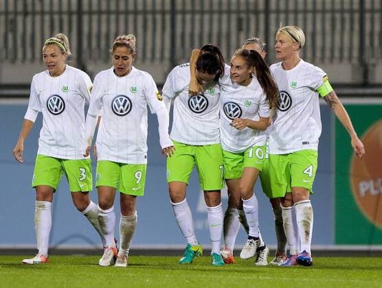 Sara Björk Gunnarsdottir (Wolfsburg, 7) Jubel, Torjubel, Torerfolg, celebrate the goal, goal, celebration, Jubel ueber das Tor, optimistisch, Action, Aktion mit Tessa Wullaert (Wolfsburg, 10), Fussball, UEFA Women s Champions League, VfL Wolfsburg - Chelsea Ladies FC, xtgx