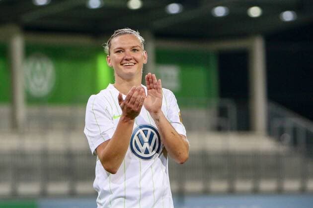 Alexandra Popp (Alex Popp, Wolfsburg, 11) Jubel nach Spielende, Freude über den Sieg, Erfolg, success bedankt sich bei den Fans, bedanken, Dank, Feiern, optimistisch, Fussball, UEFA Women s Champions League, VfL Wolfsburg - Chelsea Ladies FC, xtgx
