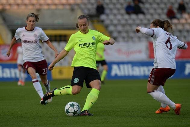 v.li.: Verena Faißt (Faisst, Feisst, Feist, Faist, FC Bayern München, FCB, 22) Rachel McLAUCHLAN (Hibernian Ladies FC, 12) Katharina Baunach (FC Bayern München, FCB, 6) , Fussball, UEFA Women s Champions League, FC Bayern München - Hibernian Ladies FC Edinburgh, xslx
