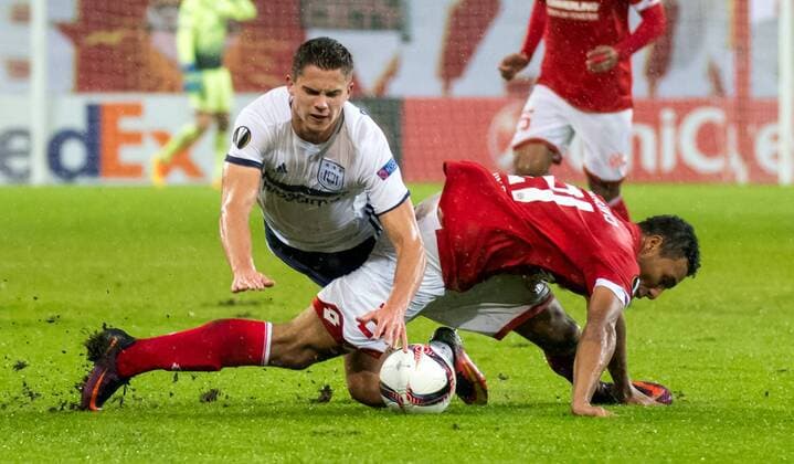 UEFA Europa League, Gruppenphase, Deutschland, Mainz, Opel Arena, 20.10.2016, 2016-10-20, Fussball, Fußball, Mainz 05 - Anderlecht Bild: v.l.n.r. Leander Dendoncker (RSC Anderlecht, 32), Karim Onisiwo (1. FSV Mainz 05, 21) Copyright: Fotograf:xVolkerxDanzerx+++xAgenturxHMBxMediax xHeikoxBecker