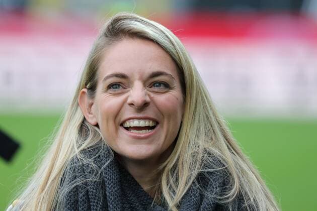 Nia Künzer (Nia Tsholofelo Künzer, Expertin, TV, Fernsehen, ARD), Porträt, Portrait, lacht, lachen, fröhlich, strahlend, optimistisch, Fussball, Frauen, Länderspiel, Deutschland - Niederlande, xozx