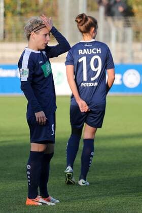 v.li.: Svenja Huth (Potsdam, 9), Felicitas Rauch (Potsdam, 19), enttäuscht schauend, Enttäuschung, Frustration, disappointed, pessimistisch, Fussball, Allianz Frauen-Bundesliga, SC Freiburg - 1. FFC Turbine Potsdam, xozx