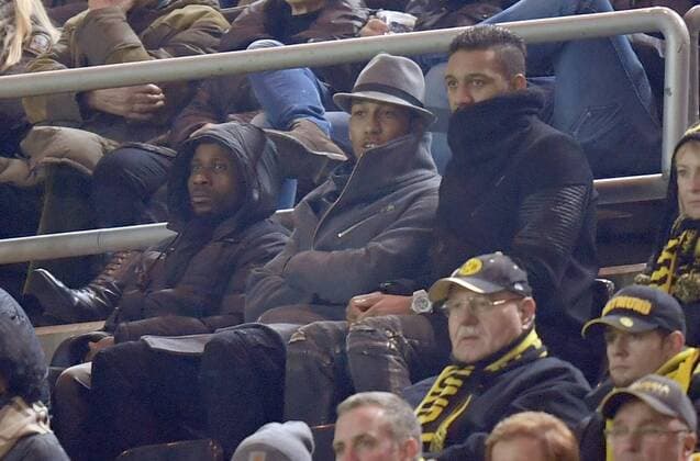 02.11.2016, Fussball UEFA Champions League 2016 17, Vorrunde, 4. Spieltag, Borussia Dortmund - Sporting Lissabon 1:0, Pierre-Emerick Aubameyang, Pierre Emerick Aubameyang (Borussia Dortmund), mi., mit seinen Bruedern Willi, re., und Catalina