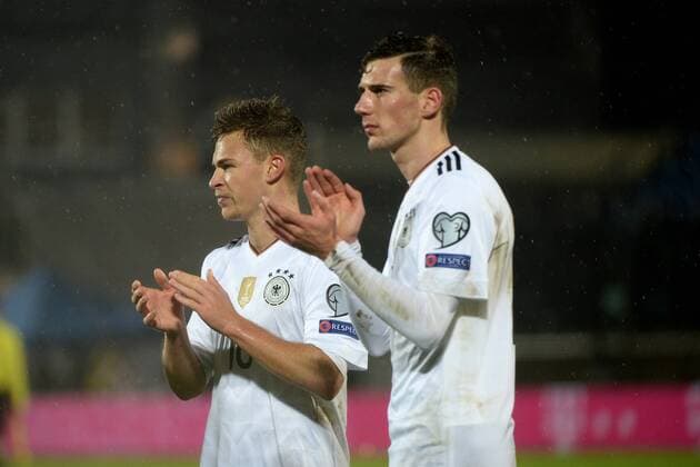 Fussball, Herren, Saison 2016 17, WM-Qualifikation (Gruppe C, 4. Spieltag) in San Marino, San Marino - Deutschland, Jubel nach dem Abpfiff, Joshua Kimmich (Nr. 18, Deutschland), Leon Goretzka (Nr. 10, Deutschland), 11.11.16,