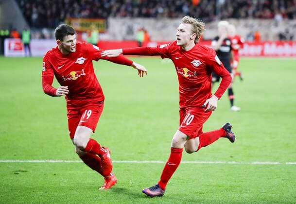 Emil FORSBERG, RB Leipzig 10 Torjubel, Jubel nach dem Tor zum 2-2, Oliver BURKE, RB Leipzig 19 BAYER 04 LEVERKUSEN - RB LEIPZIG Fussball 1. Bundesliga , Leverkusen, am 18.11.2016, 11.Spieltag, Saison 2016 2017, 1.Liga, 1.Bundesliga,
