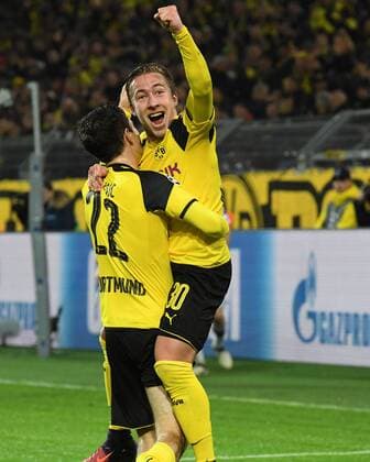 Fussball, UEFA Champions League, Saison 2016 2017, Spieltag 5, Borussia Dortmund-Legia Warschau , 22.11.2016, Signal Iduna Park , Dortmund, Christian Pulisic, Felix Passlack,beide BVB, Torjubel