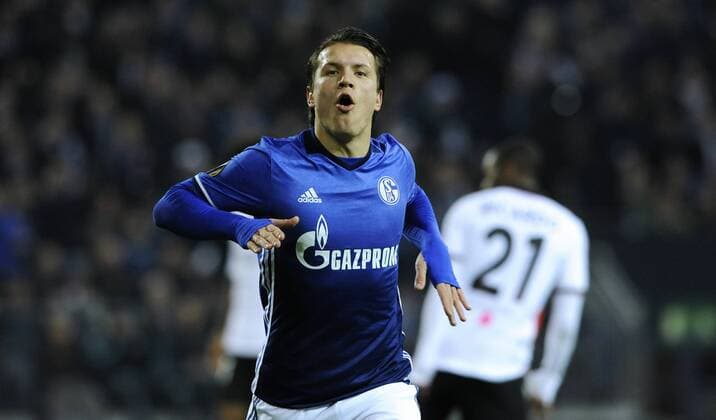 Fussball, UEFA Europe League, Herren, Saison 2016 2017, Gruppe I, 5. Spieltag, VELTINS Arena Gelsenkirchen: FC Schalke 04, S04 (blau) - OGC Nizza (weiss); Jubel Yevhen Konoplyanka (S04) nach seinem Tor zum 1:0. Jubel, Freude, Aktion, Einzelbild.
