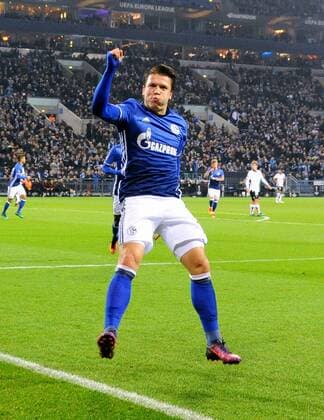 Fussball, UEFA Europe League, Herren, Saison 2016 2017, Gruppe I, 5. Spieltag, VELTINS Arena Gelsenkirchen: FC Schalke 04, S04 (blau) - OGC Nizza (weiss); Jubel Yevhen Konoplyanka (S04) nach seinem Tor zum 1:0. Jubel, Freude, Aktion, Einzelbild.