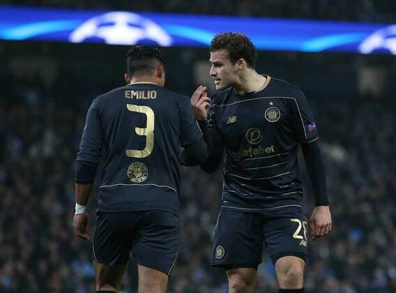 Fußball, CL, Manchester City - Celtic Glasgow Erik Sviatchenko of Celtic tells Emilio Izaguirre of Celtic to talk more during the Champions League Group C match at the Etihad Stadium, Manchester. Picture date: December 6th, 2016. Pic Simon Bellis Sportimage EDITORIAL USE ONLY. No use with unauthorised audio, video, data, fixture lists, club league logos or live services. Online in-match use limited to 120 images, no video emulation. No use in betting, games or single club league player publications.