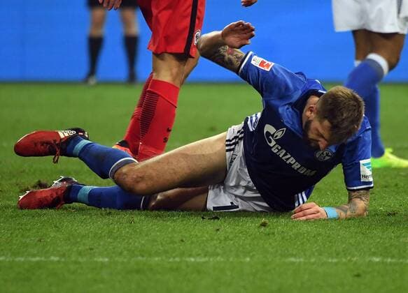 27.01.2017, xjhx, Fussball 1.Bundesliga, Schalke 04 - Eintracht Frankfurt, emspor, v.l. Guido Burgstaller (FC Schalke 04) enttaeuscht, enttaeuscht schauend, dissapointed gibt Anweisungen, gestikuliert, mit den Armen gestikulieren gives instructions, gesticulate. Gelsenkirchen