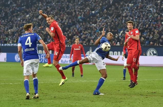 27.01.2017, Fussball GER, 1. Bundesliga Saison 2016 2017, 18. Spieltag, FC Schalke 04 - Eintracht Frankfurt 0:1, v.li., Benedikt Hoewedes, Benedikt Höwedes (Schalke 04), Alexander Meier (Eintracht Frankfurt), Naldo (FC Schalke 04), David Abraham (Eintracht Frankfurt)