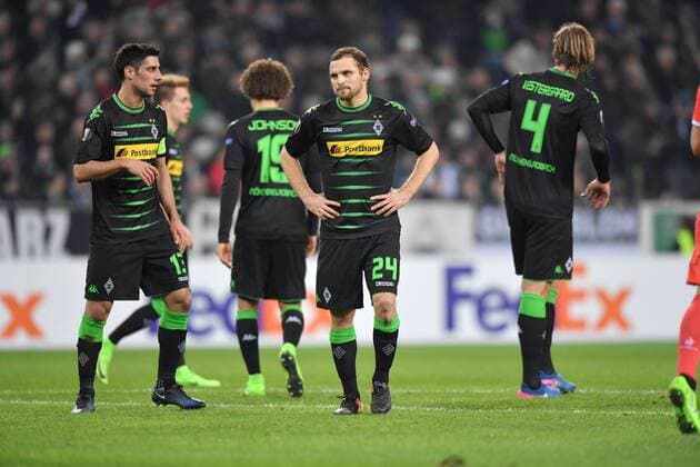 16.02.2017, Fussball, UEFA Europa League, Saison 2016 2017, Zwischenrunde, Borussia Moenchengladbach - AC Florenz, v.li., Lars Stindl (Borussia Moenchengladbach), Fabian Johnson (Borussia Moenchengladbach), Tony Jantschke (Borussia Moenchengladbach), Jannik Vestergaard (Borussia Moenchengladbach)