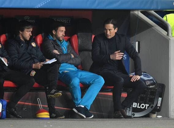 21.02.2017, Fussball, UEFA Champions League, Saison 2016 2017, Achtelfinale, Bayer 04 Leverkusen - Atletico Madrid, v.re., Trainer Roger Schmidt (Bayer 04 Leverkusen), Co Trainer Lars Kornetka (Bayer 04 Leverkusen), Co Trainer Markus Krösche, Markus Kroesche (Bayer 04 Leverkusen)
