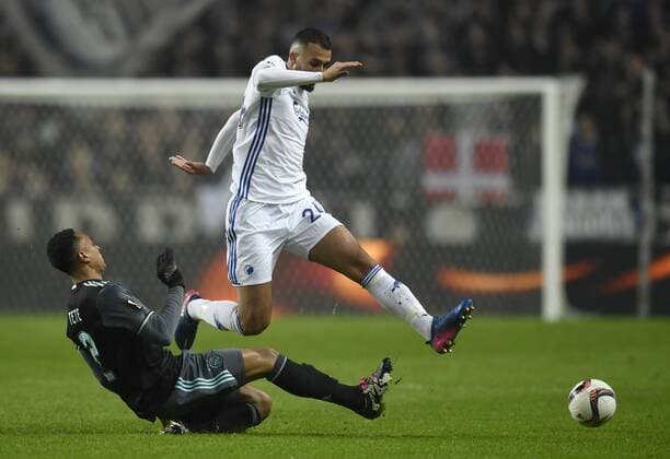 Fußball, EL, FC Kopenhagen - Ajax Amsterdam DK: 20170309, K¿benhavn, Danmark: Europa League fodbold, 1 8 finale, FC K¿benhavn - AFC Ajax: Kenny Tete, AFC Ajax og Youssef Toutouh, FC K¿benhavn, FCK Foto: Lars M¿ller UK: 20170309, Copenhagen, Denmark: Europa League football, 1 8 final, FC Copenhagen - AFC Ajax: Kenny Tete, AFC Ajax, Youssef Toutouh, FC K¿benhavn, FCK