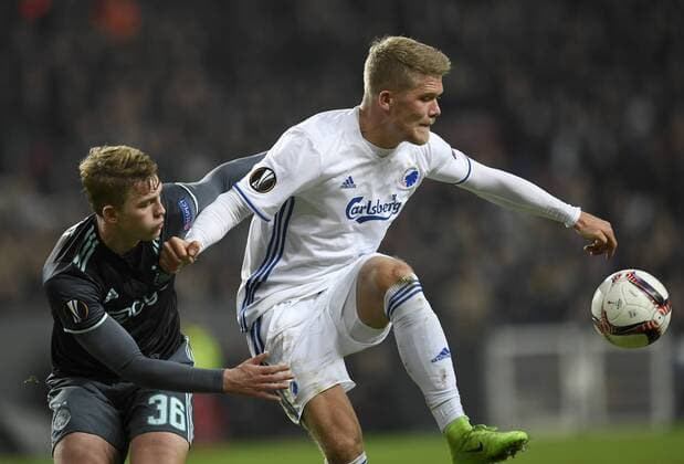 Fußball, EL, FC Kopenhagen - Ajax Amsterdam DK: 20170309, K¿benhavn, Danmark: Europa League fodbold, 1 8 finale, FC K¿benhavn - AFC Ajax: Matthijs de Ligt, AFC Ajax, Andreas Cornelius, FC K¿benhavn, FCK Foto: Lars M¿ller UK: 20170309, Copenhagen, Denmark: Europa League football, 1 8 final, FC Copenhagen - AFC Ajax: Matthijs de Ligt, AFC Ajax, Andreas Cornelius, FC K¿benhavn, FCK