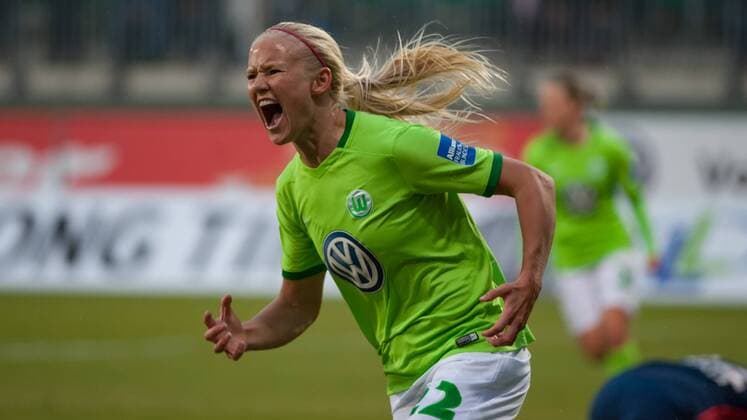 Pernille Harder (VfL Wolfsburg, 22) mit Torjubel, Jubel, Freude über das Tor zum 1:0, Portrait, Nahaufnahme, Einzelfoto, Einzelbild, Fussball, Allianz Frauen-Bundesliga, VfL Wolfsburg - FC Bayern München, xobx