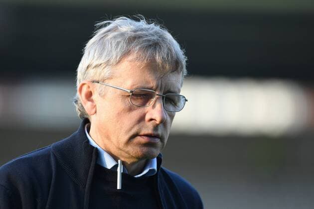 Trainer Dura Richard (Sand) enttäuscht schauend, Enttäuschung, Frustration, disappointed, pessimistisch Einzelbild, Aktion, Action Porträt, Portrait, Fussball,Allianz Frauen-Bundesliga, FC Bayern München - SC Sand, xslx