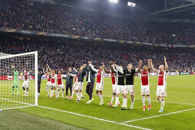 (L-R) Hakim Ziyech of Ajax, Davinson Sanchez of Ajax, Abdelhak Nouri of Ajax, Hakim Ziyech of Ajax, Justin Kluivert of Ajax, Amin Younes of Ajax, Frenkie de Jong of Ajax, Lasse Schone of Ajax, Kasper Dolberg of Ajax, Heiko Westermann of Ajax, Jairo Riedewald of Ajax, Bertrand Traore of Ajax, Donny van de Beek of Ajax, Matthijs de Ligt of Ajax, David Neres of Ajax, Davy Klaassen of Ajaxduring the UEFA Europa League semi final match between Ajax Amsterdam and Olympique Lyonnais at the Amsterdam Arena on May 03, 2017 in Amsterdam, The Netherlands Ajax v Olympique Lyon UEFA Europa League 2016 2017 xVIxxIVx 7718843
