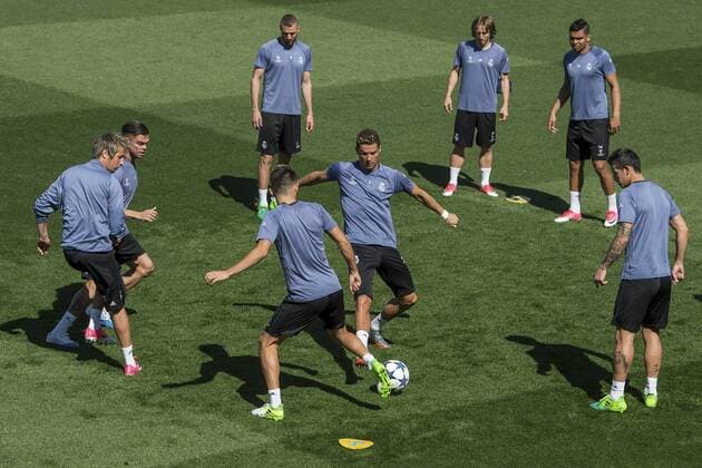 Fußball, CL, Real Madrid Training Entrenamiento del Real Madrid en Valdebebas. En la imagen, Pepe, Coentrao, Cristiano Ronaldo, Kroos, James, Benzema, Modric y Casemiro. Real Madrid training sesion. In this picture, Pepe, Coentrao, Cristiano Ronaldo, Kroos, James, Benzema, Modric and Casemiro. xJUANxAGUADOx