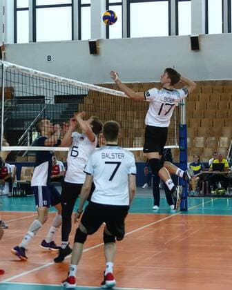 Volleyball, Herren U21 U 21 Saison 2016 17, WM-Quali, Deutschland - Polen, Norbert Huber (Nr. 15, Polen U21), Johannes Tille (Nr. 6, Deutschland U21), Corbin Balster (Nr. 7, Deutschland U21), Matti Binder (Nr. 17, Deutschland U21), 21.05.17, Copyright: xMichaelxHundtx xMatthiasxKochx