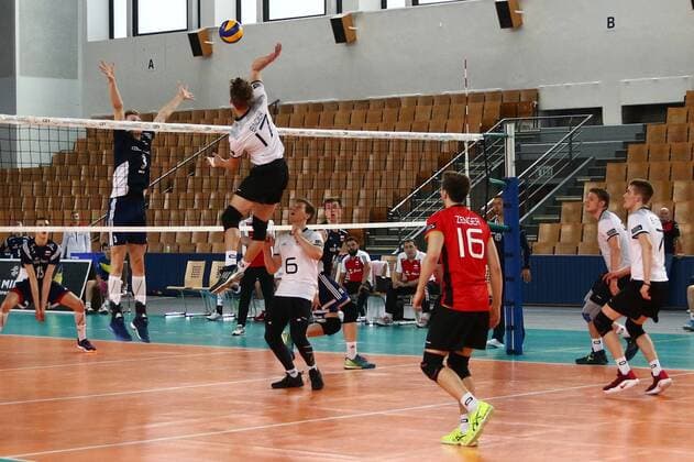 Volleyball, Herren U21 U 21 Saison 2016 17, WM-Quali, Deutschland - Polen, Jakub Kochanowski (Nr. 3, Polen U21), Matti Binder (Nr. 17, Deutschland U21), Johannes Tille (Nr. 6, Deutschland U21), Julian Zenger (Nr. 16, Deutschland U21), 21.05.17, Copyright: xMichaelxHundtx xMatthiasxKochx