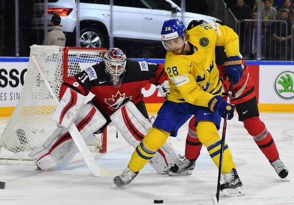 Eishockey, WM, Finale, Kanada - Schweden 21.05.2017, xblx, Eishockey WM 2017, Finale, Gold Medal Game, Kanada - Schweden, emspor, v.l. Calvin Pickard (Team Canada, Kanada), Elias Lindholm (Team Schweden, Sverige, Sweden), Josh Morrissey (Team Canada, Kanada) Koeln