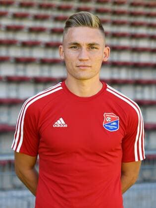 Max Dombrowka (Unterhaching, 8) Einzelbild, Aktion, Action, Porträt, Portrait, Fußball, GER, 3.Liga, Porträttermin 2017 2018, SpVgg Unterhaching, xslx
