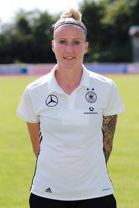 Anja Mittag (DFB-Frauen, 11), Porträt, Portrait, Einzelbild, Vorstellung, Präsentation, Europameisterschaft 2017, EM-Kader der DFB-Frauen zur UEFA Women s EURO 2017, Deutschland, Deutscher Kader, Fussball, Frauen, Fototermin DFB-Frauen, EM-Kader 2017, xozx