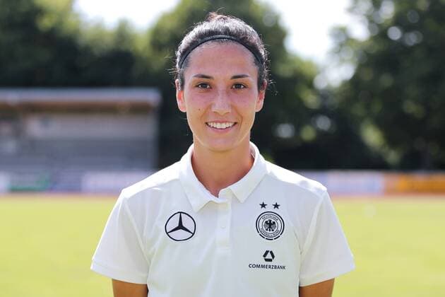 Sara Doorsoun (DFB-Frauen, 15), Porträt, Portrait, Einzelbild, Vorstellung, Präsentation, Europameisterschaft 2017, EM-Kader der DFB-Frauen zur UEFA Women s EURO 2017, Deutschland, Deutscher Kader, Fussball, Frauen, Fototermin DFB-Frauen, EM-Kader 2017, xozx