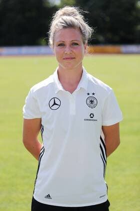 Svenja Huth (DFB-Frauen, 19), Porträt, Portrait, Einzelbild, Vorstellung, Präsentation, Europameisterschaft 2017, EM-Kader der DFB-Frauen zur UEFA Women s EURO 2017, Deutschland, Deutscher Kader, Fussball, Frauen, Fototermin DFB-Frauen, EM-Kader 2017, xozx