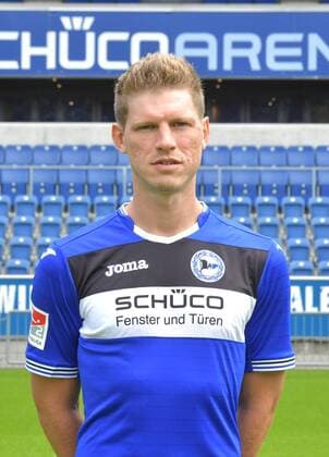 04.07.2017, Fussball, 2. LIGA, Saison 2017 2018, SCHÜCO-ARENA, BIELEFELD Fußball, GER, 2.BL, Portraittermin 2017 2018, DSC Arminia Bielefeld Fabian Klos (Arminia Bielefeld), Aktion, Einzelbild, Hoch, Portrait
