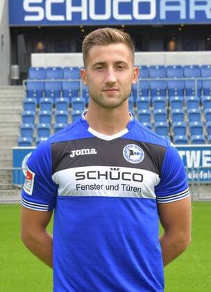 04.07.2017, Fussball, 2. LIGA, Saison 2017 2018, SCHÜCO-ARENA, BIELEFELD Fußball, GER, 2.BL, Portraittermin 2017 2018, DSC Arminia Bielefeld Andraz Sporar (Arminia Bielefeld), Aktion, Einzelbild, Hoch, Portrait