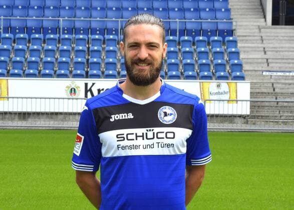 04.07.2017, Fussball, 2. LIGA, Saison 2017 2018, SCHÜCO-ARENA, BIELEFELD Fußball, GER, 2.BL, Portraittermin 2017 2018, DSC Arminia Bielefeld David Ulm (Arminia Bielefeld), Aktion, Einzelbild, Quer, Portrait