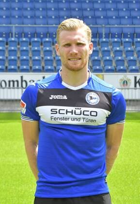 04.07.2017, Fussball, 2. LIGA, Saison 2017 2018, SCHÜCO-ARENA, BIELEFELD Fußball, GER, 2.BL, Portraittermin 2017 2018, DSC Arminia Bielefeld Andreas Voglsammer (Arminia Bielefeld), Aktion, Einzelbild, Hoch, Portrait
