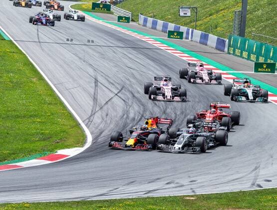 09.07.2017, Red Bull Ring, Spielberg, AUT, FIA, Formel 1, Grosser Preis von Oesterreich, Rennen, im Bild v.l.: Daniel Ricciardo (AUS) Red Bull Racing, Romain Grosjean (FRA) Haas F1 Team, Kimi Raeikkoenen (FIN) Scuderia Ferrari, Lewis Hamilton (GBR) Mercedes AMG Petronas F1 Team f.l.: Australian Formula One drive Daniel Ricciardo of Red Bull Racing French Formula One driver Romain Grosjean of Haas F1 Team Finnish Formula One driver Kimi Raeikkoenen of Scuderia Ferrar British Formula One driver Lewis Hamilton of Mercedes AMG F1 during the Race of the Austrian FIA Formula One Grand Prix at the Red Bull Ring in Spielberg, Austria on 2017 07 09. -Pressefoto Spielberg EP_ang